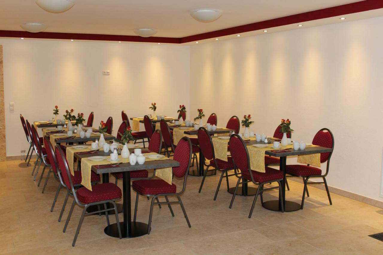 Helmers Gaestehaus Gempfing Esterno foto