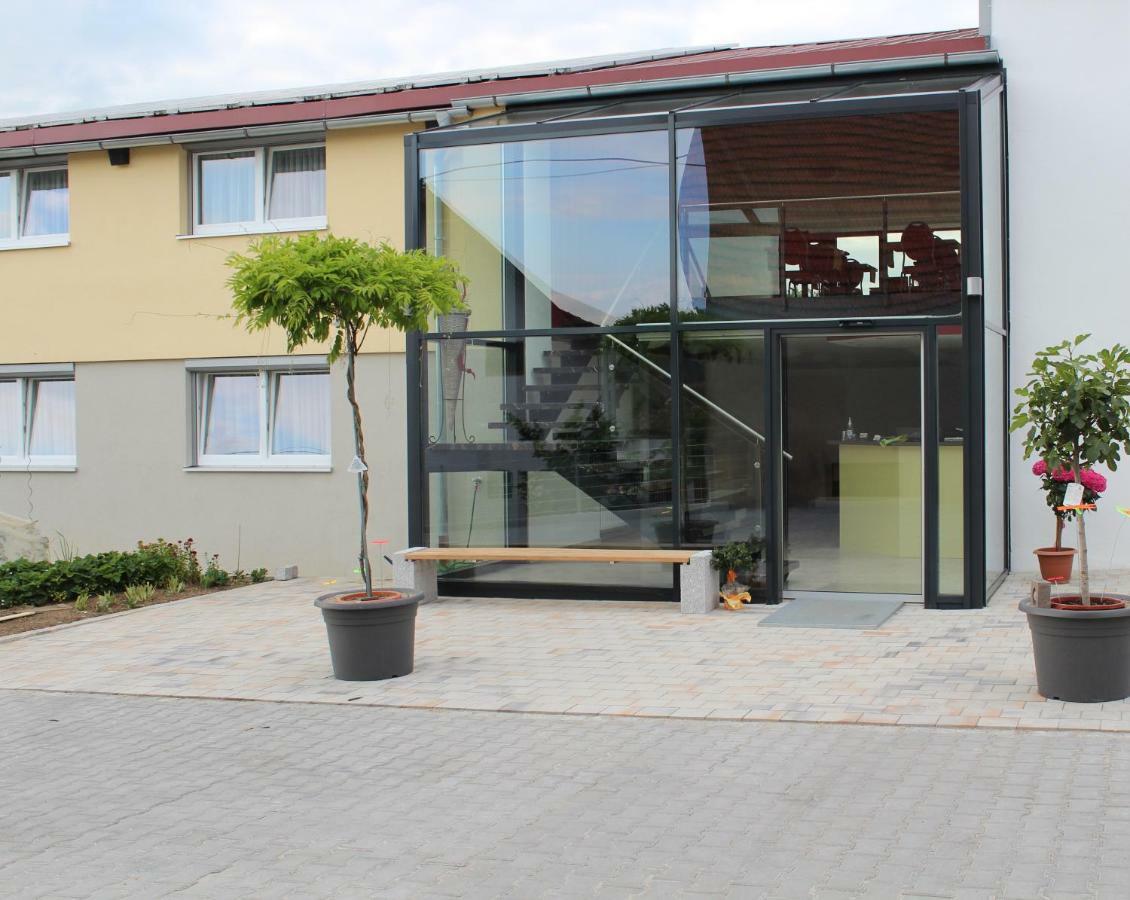 Helmers Gaestehaus Gempfing Esterno foto